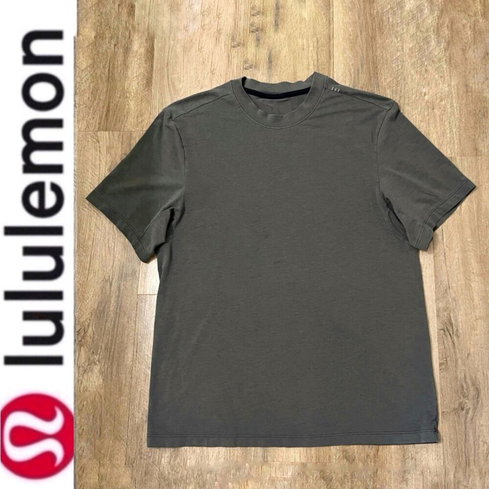 Lululemon Mens Charcoal Gray‎ Short Sleeve Size Medium Stretch Gym